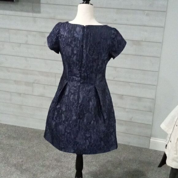 Aidan Mattox cap sleeve navy and black lace a line dress size 8 - Picture 3 of 4